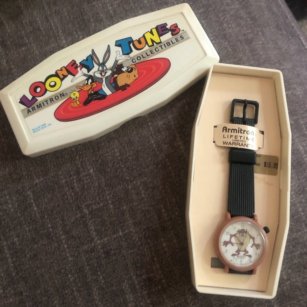 New Vintage Looney Tunes Tasmanian Devil Black Strap Tap Character Watch